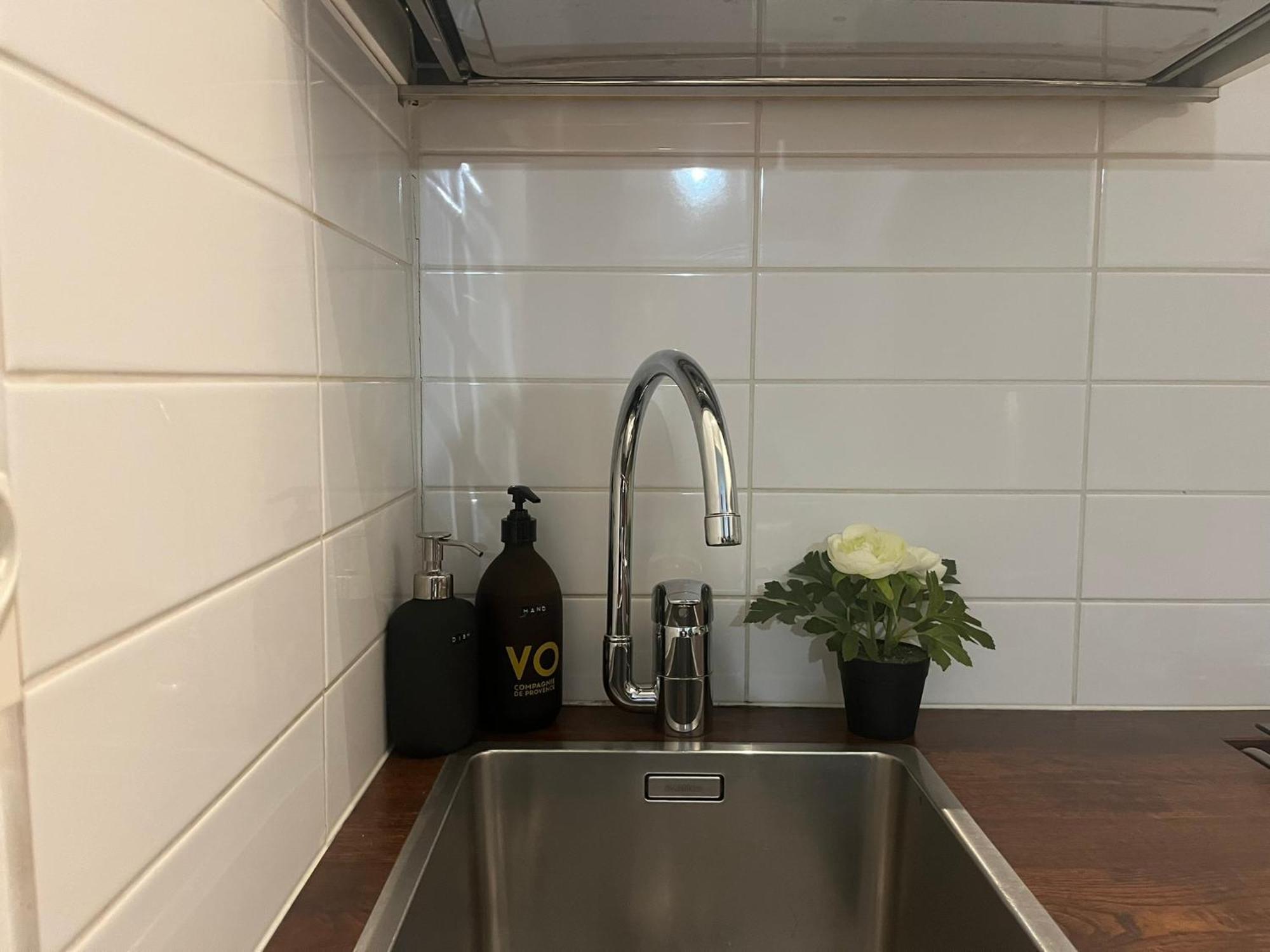 Stylish Studio At The Heart Of Helsinki Apartment ภายนอก รูปภาพ